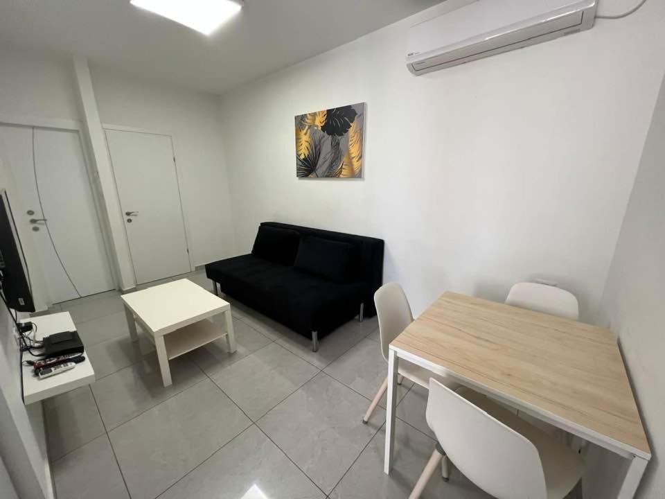 Apartments4You Maya Bat Yam Eksteriør billede