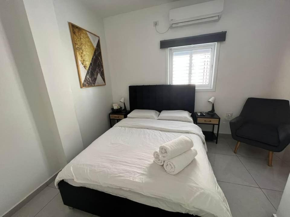 Apartments4You Maya Bat Yam Eksteriør billede